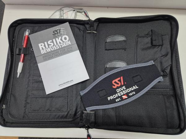 SSI Professional DiveLog Binder